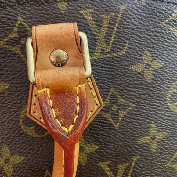 ❤️LV ALMA PM MONOGRAM❤️ - Picture 12 of 16